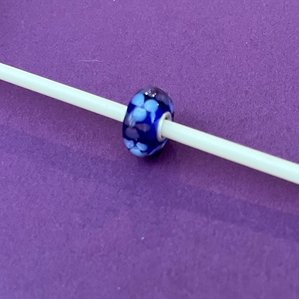 Trollbeads blue Double Flower bead.